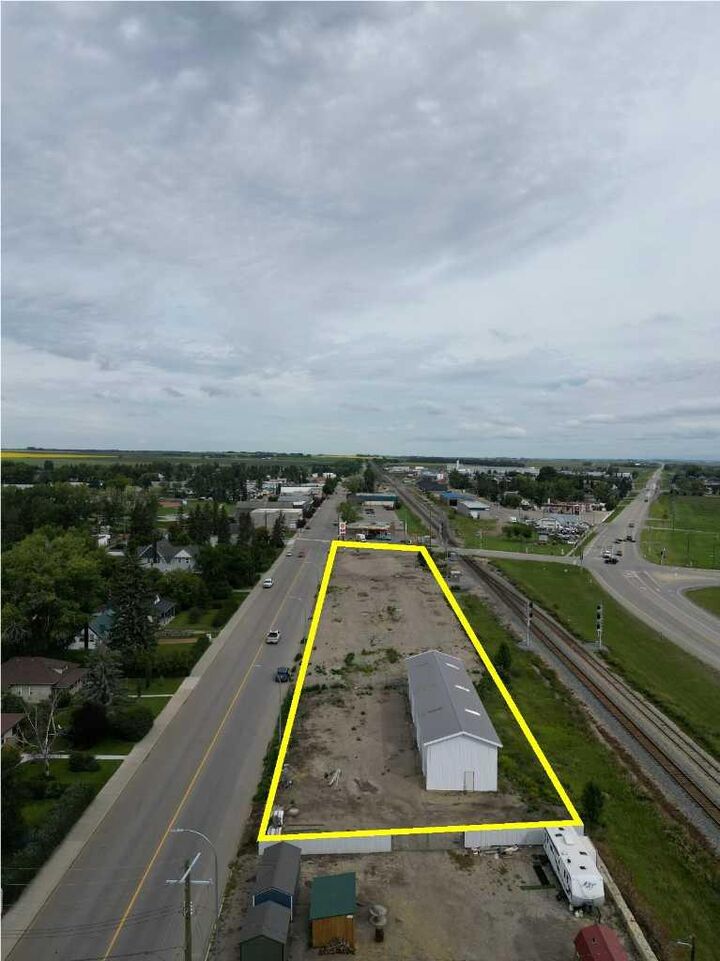Property Photo: 660 10 Avenue S AB T0M 0N0