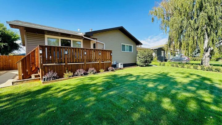 411 8 Street E  Drumheller AB T0J 0Y5 photo