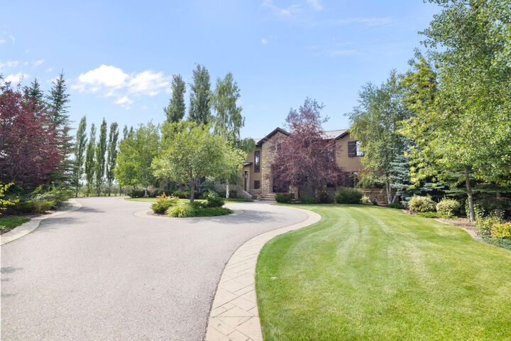 Photo de la propriété:  209 Pinnacle Ridge Place SW  AB T3Z 3N8