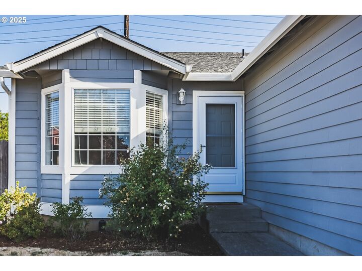 Property Photo: 3320 NW 118th St WA 98685