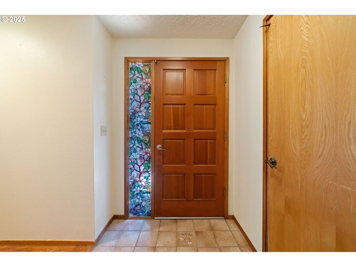 Property Photo: 13813 NW 10th Ct C WA 98685