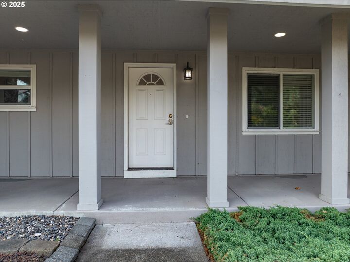 Property Photo:  3204 Sunset Dr  WA 98639 
