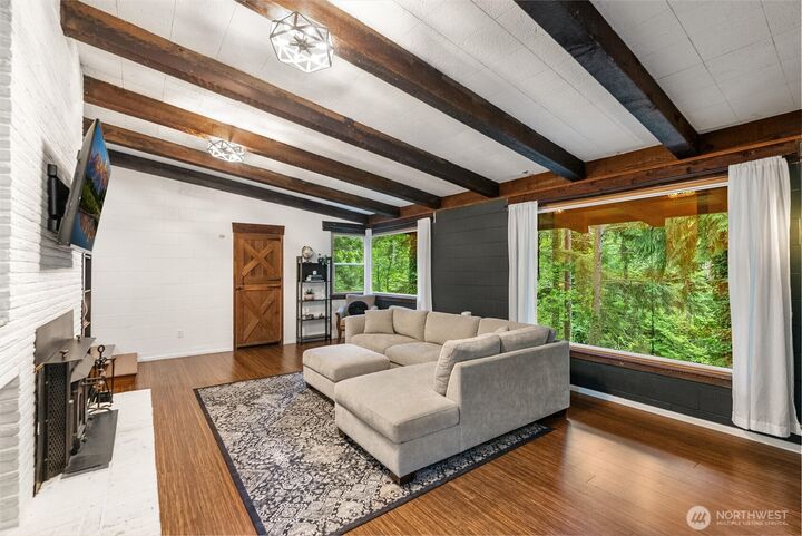 Property Photo: 17522 33rd Avenue NE WA 98155