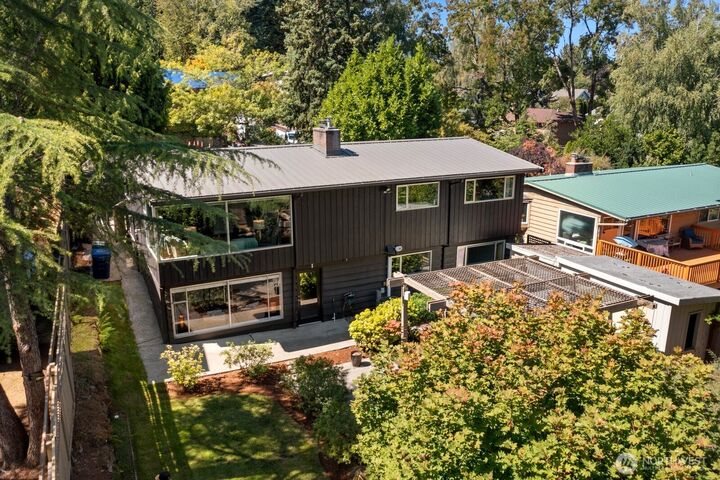 Property Photo: 10040 35th Avenue NE WA 98125