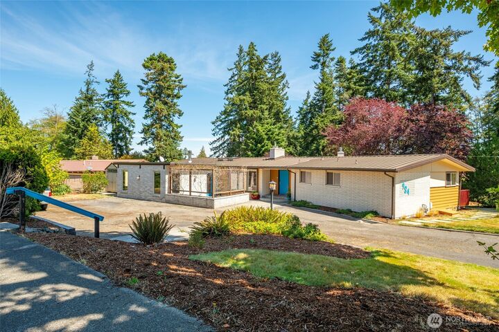 984 SW 6th Avenue  Oak Harbor WA 98277 photo