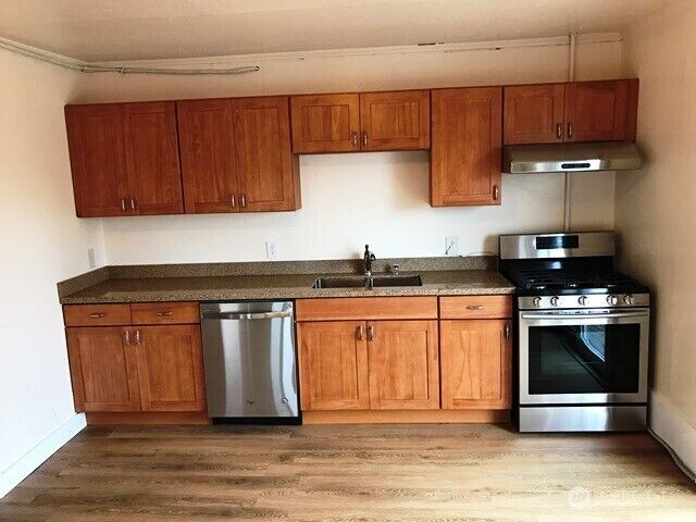 Property Photo:  1920 E Jefferson Street B  WA 98122 