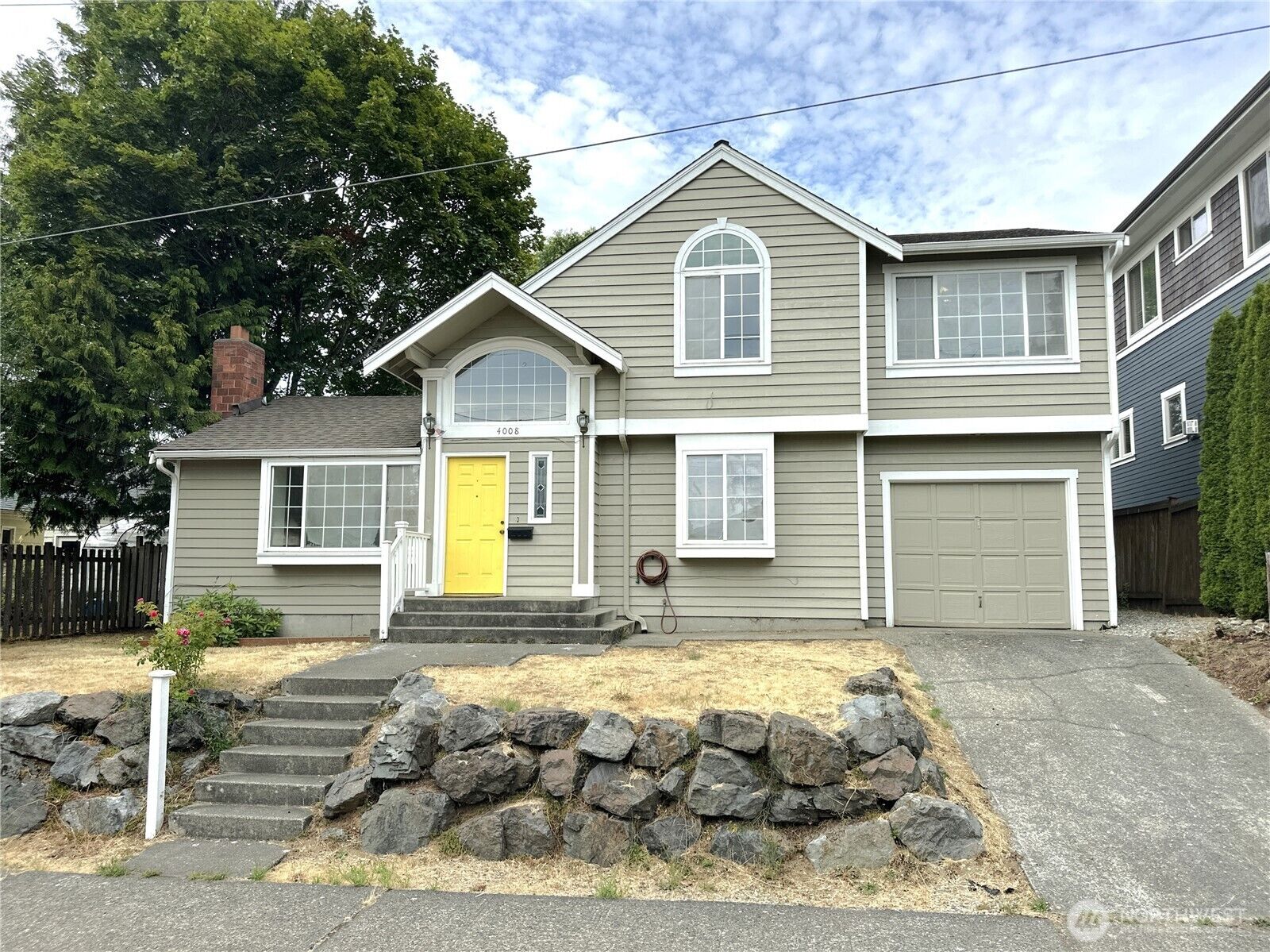 Property Photo: 4008 NE 57th Street WA 98105