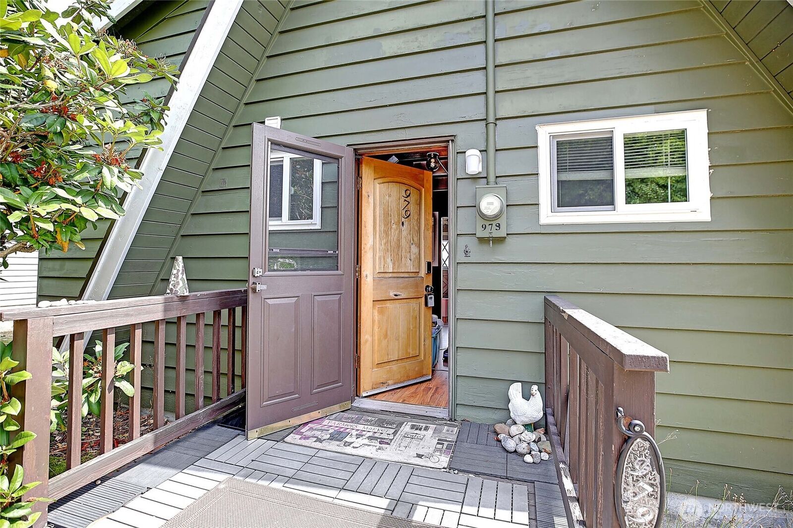 Property Photo: 979 Cavalero Road WA 98282