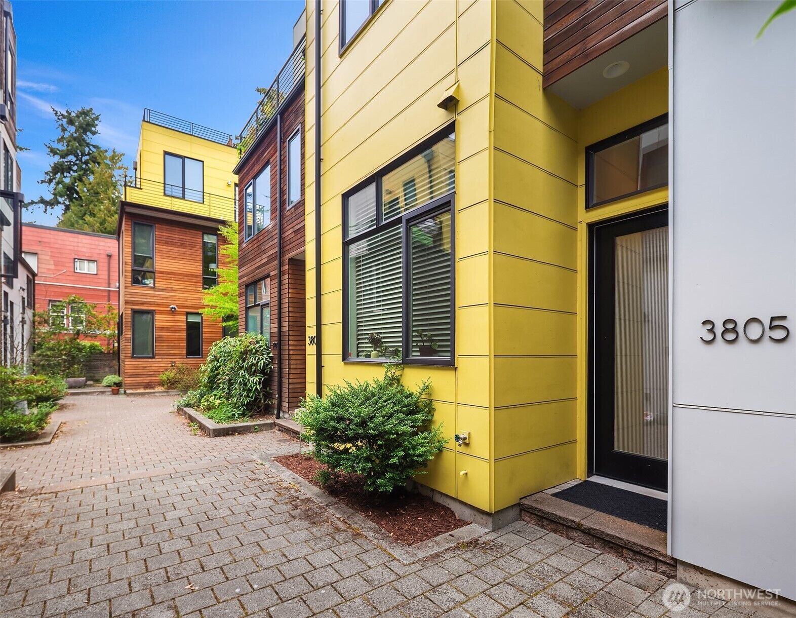 Property Photo:  3805  Fremont Lane N  WA 98103 