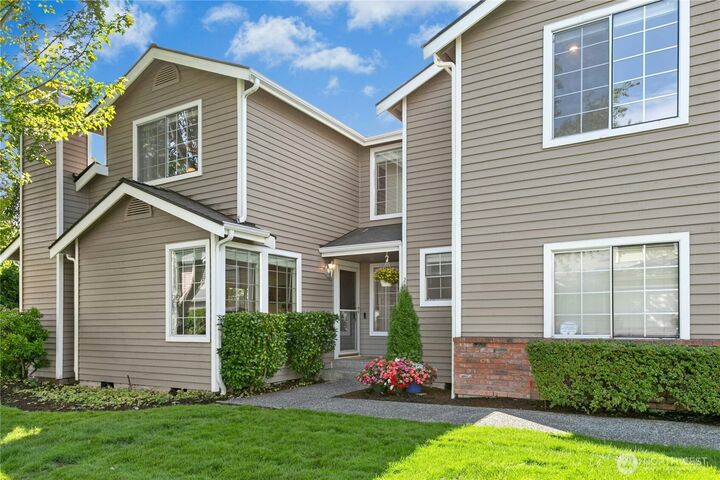 24325 SE 41st Lane 61  Sammamish WA 98029 photo