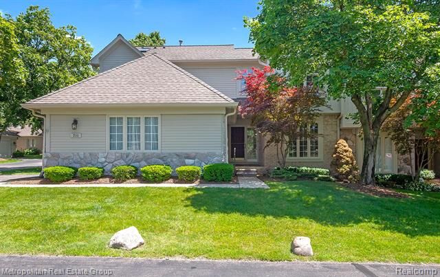 211 Saint Lawrence Boulevard  Northville MI 48168 photo