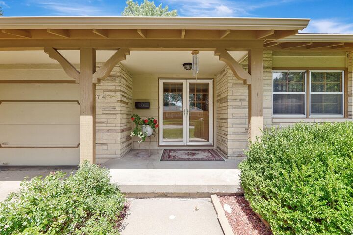 Property Photo: 5714 E Chadowes St KS 67208