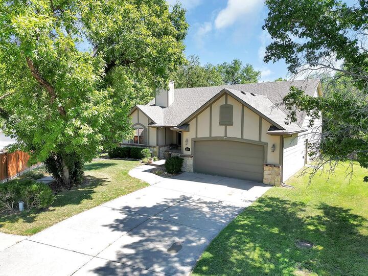 Property Photo: 1108 W 34th Cir N KS 67204