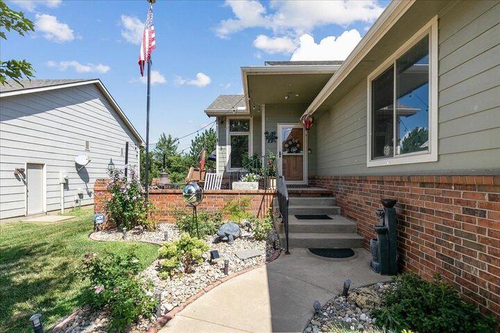 Property Photo:  342 S Nineiron St  KS 67235 