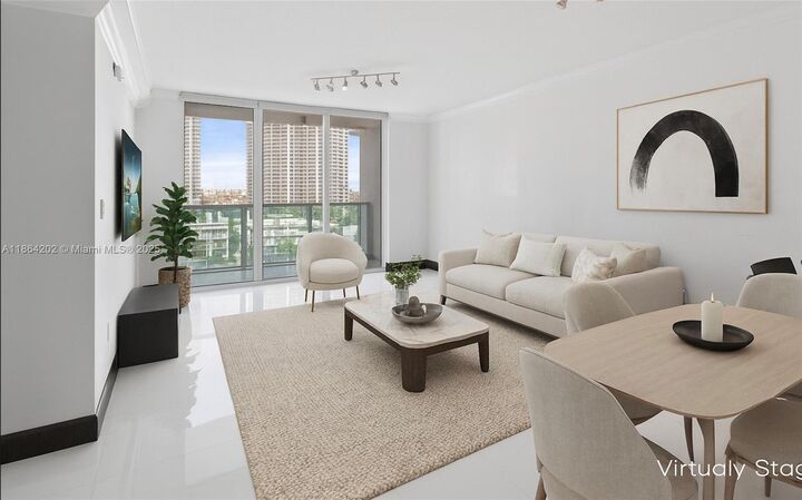 Property Photo: 31 SE 5th St 1803 FL 33131