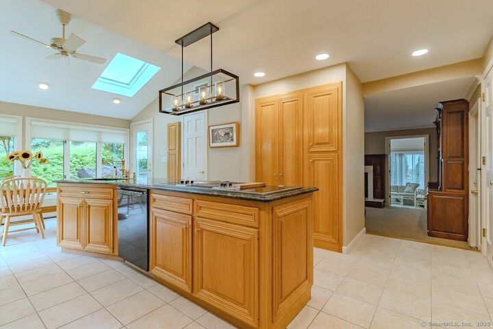 Property Photo:  5 Coachmen Lane  CT 06111 