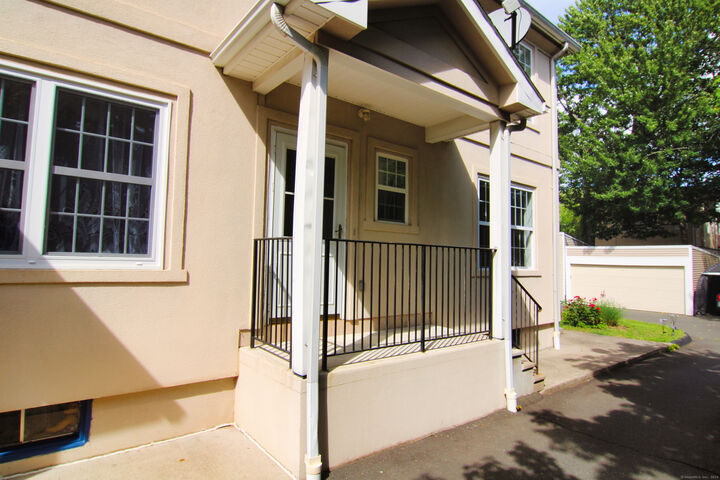 Property Photo: 235 High Street Apt C CT 06051