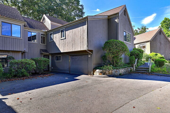 Property Photo:  193 Bayfield Lane B  CT 06614 