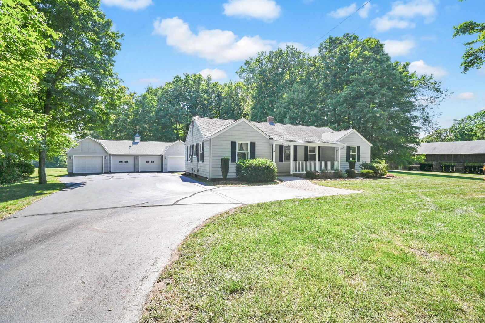 Property Photo:  1031 Mountain Road  CT 06093