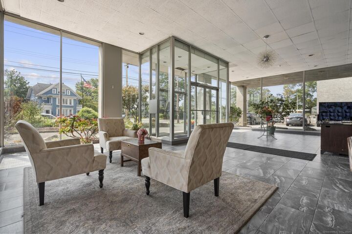 Property Photo: 2370 North Avenue 7C CT 06604