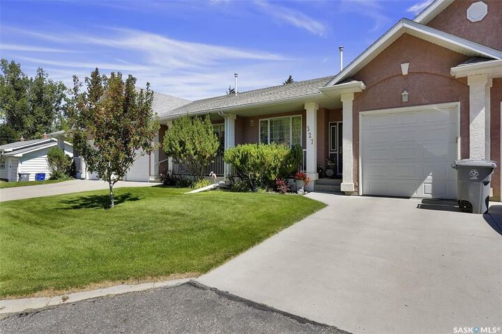 Photo de la propriété:  327 Ross Street  SK S0G 3C0 