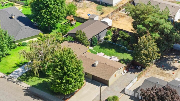 Property Photo: 1630 Birch WA 99354