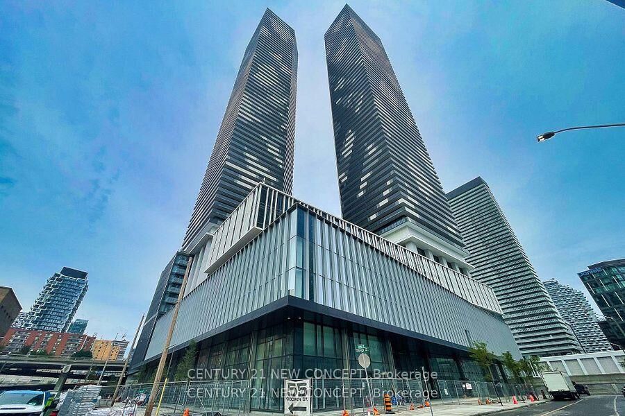 Property Photo: 55 Cooper Street 7601 ON M5E 0G1