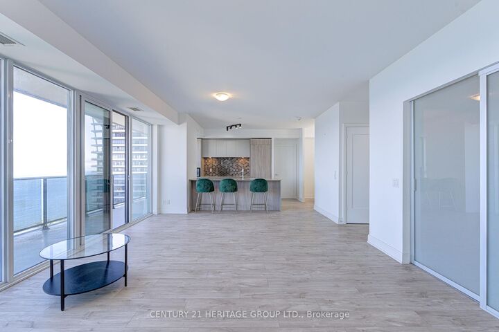Property Photo:  70 Annie Craig Drive 4905  ON M8V 0G2 