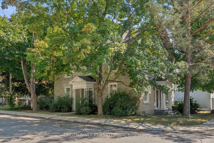 Property Photo:  35 Mackay Street  ON K1M 2B2 
