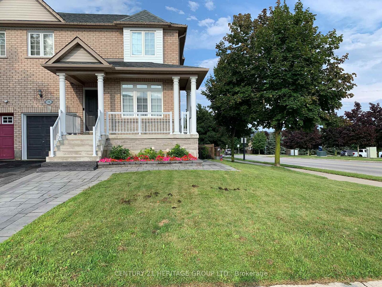 Photo de la propriété: 331 Spruce Grove Crescent ON L3X 2X2
