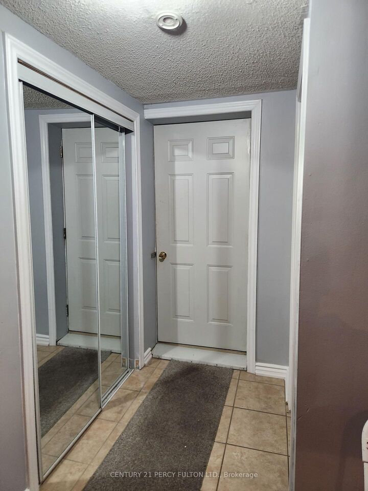 Photo de la propriété:  43 Chadwick Drive  ON L1S 5W3 