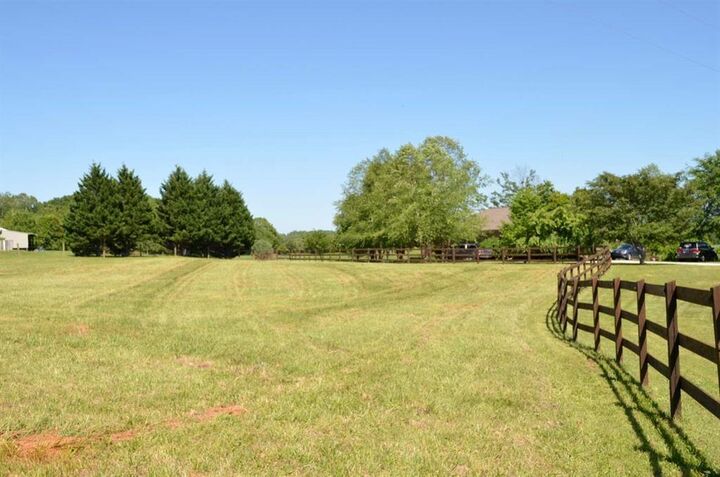 Property Photo: 400 Link Road SC 29670