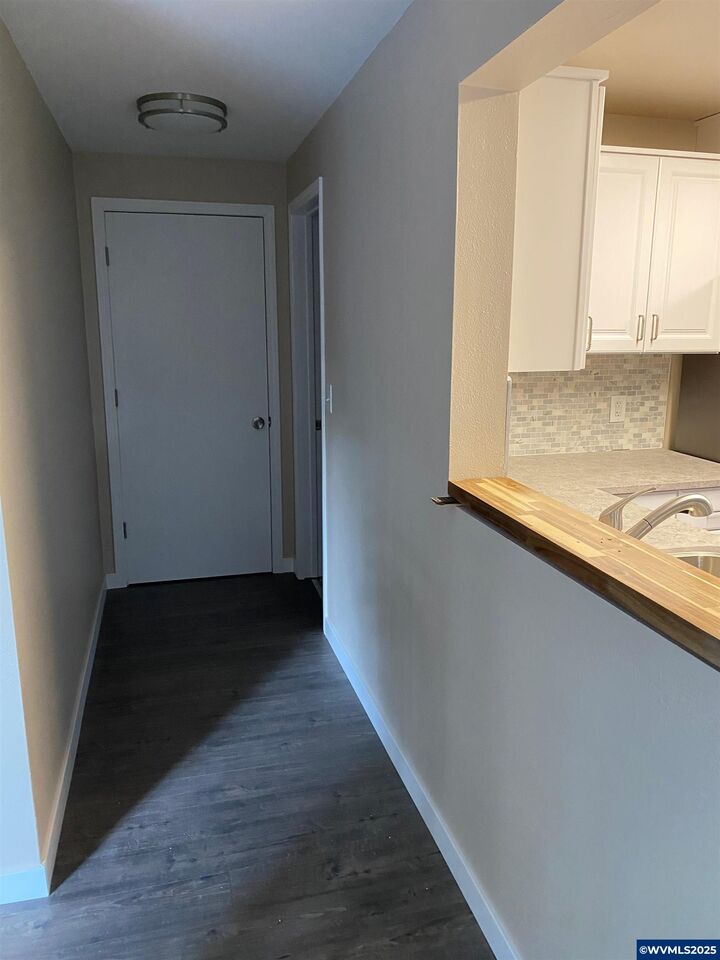 Property Photo: 3250 Bonham St S OR 97302