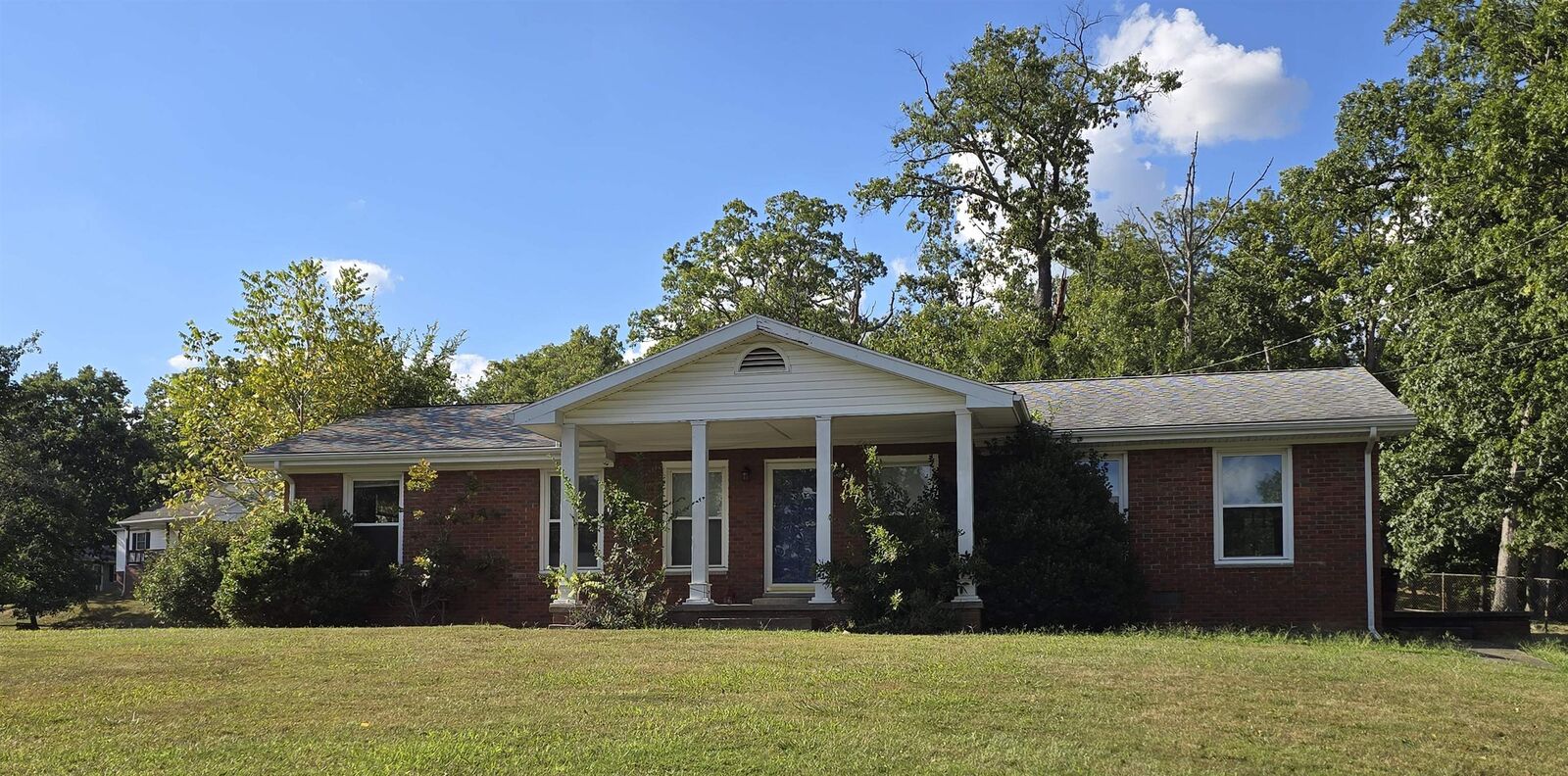 Property Photo: 5825 Parkview Dr KY 41102