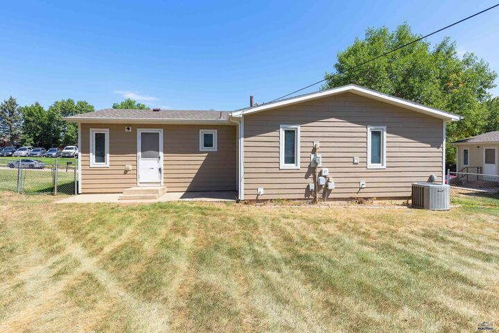 Property Photo: 1519 N 7th 1519 N 7th St SD 57701
