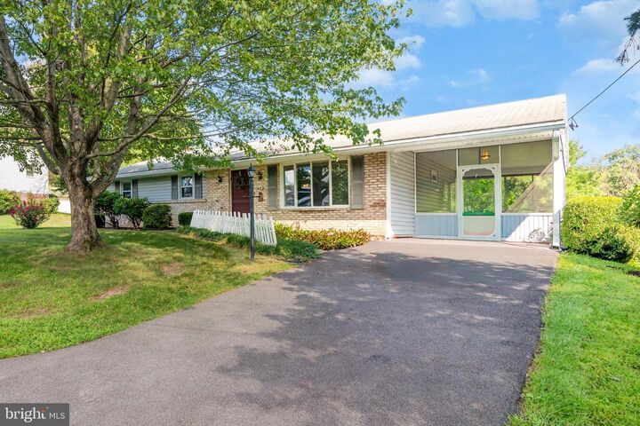 Property Photo: 424 Vesta Drive PA 17018
