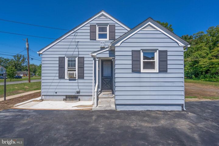 Property Photo: 211 Oaklawn Terrace NJ 08361