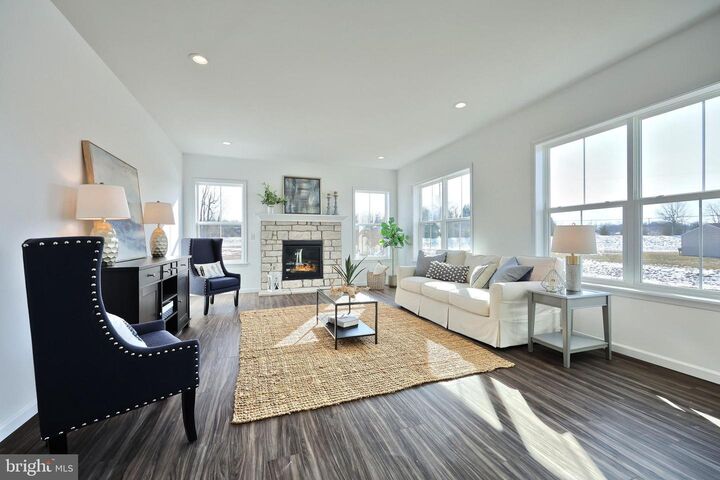 Property Photo:  103 Notting Hill Court  PA 17050 