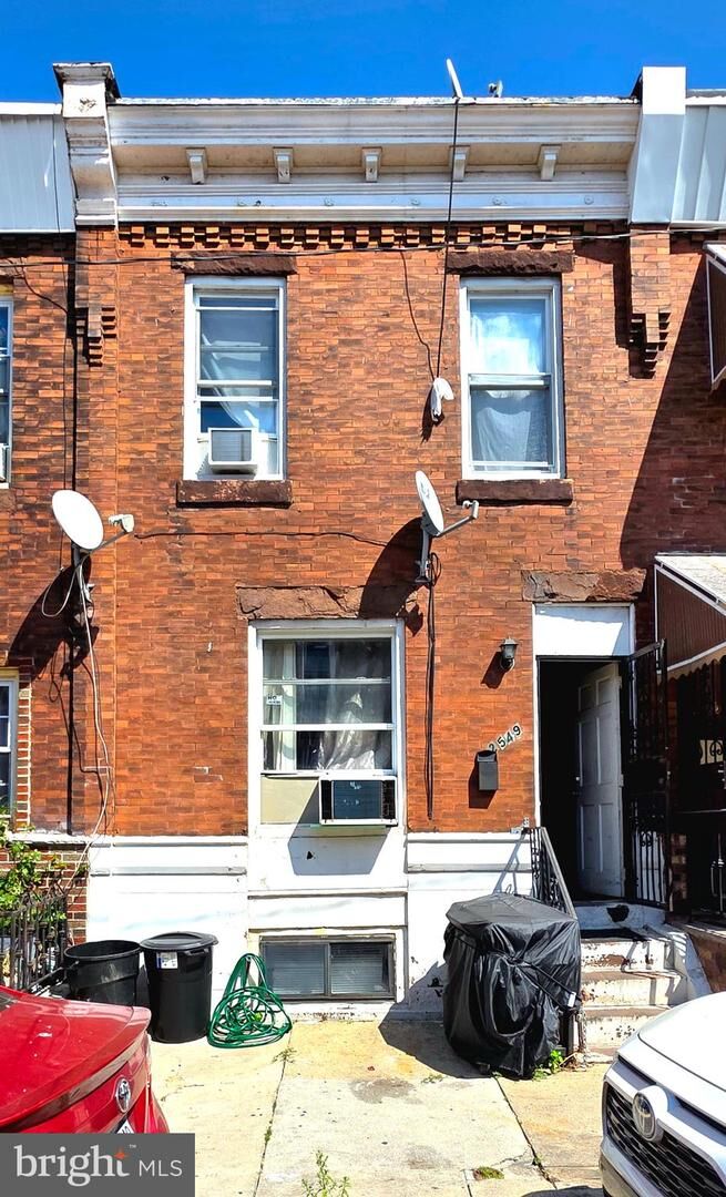 2549 S Fairhill Street  Philadelphia PA 19148 photo