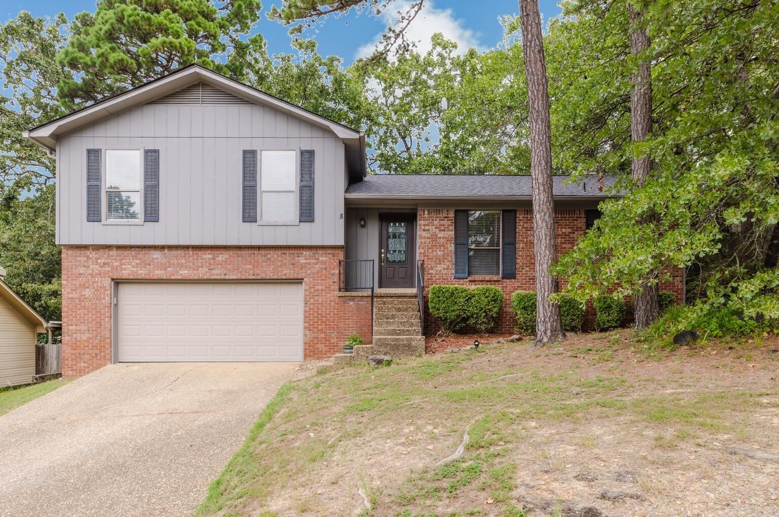 Property Photo: 8 Shadywood Court AR 72223
