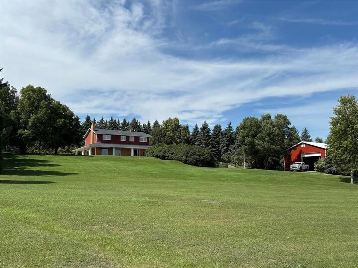 Property Photo:  15042 64 Road West  MB R0G 1P0 