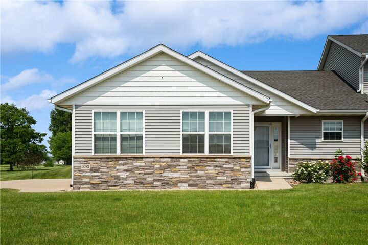 3092 Sherwood Drive  Marion IA 52302 photo