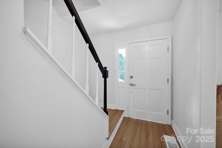 Property Photo: 6319 Welford Road NC 28211