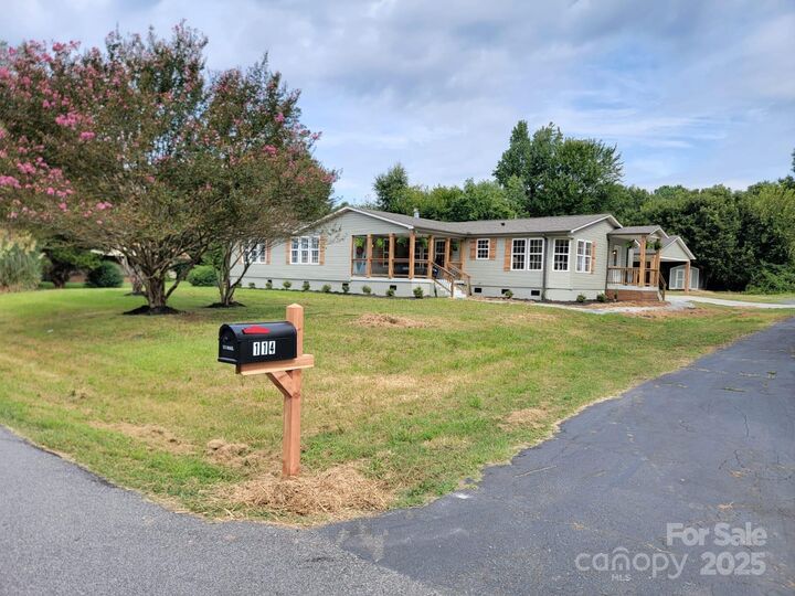 Property Photo: 114 Union Heights Boulevard NC 28146