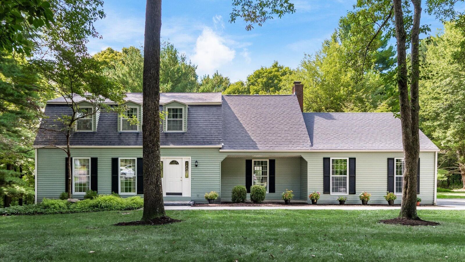 Property Photo:  378 Pleasantview NE Drive  OH 43023 