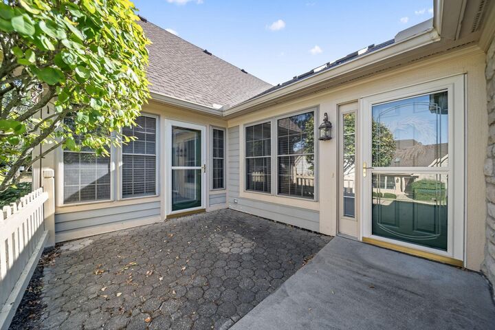 Property Photo: 1264 Stonehill Lane OH 43130