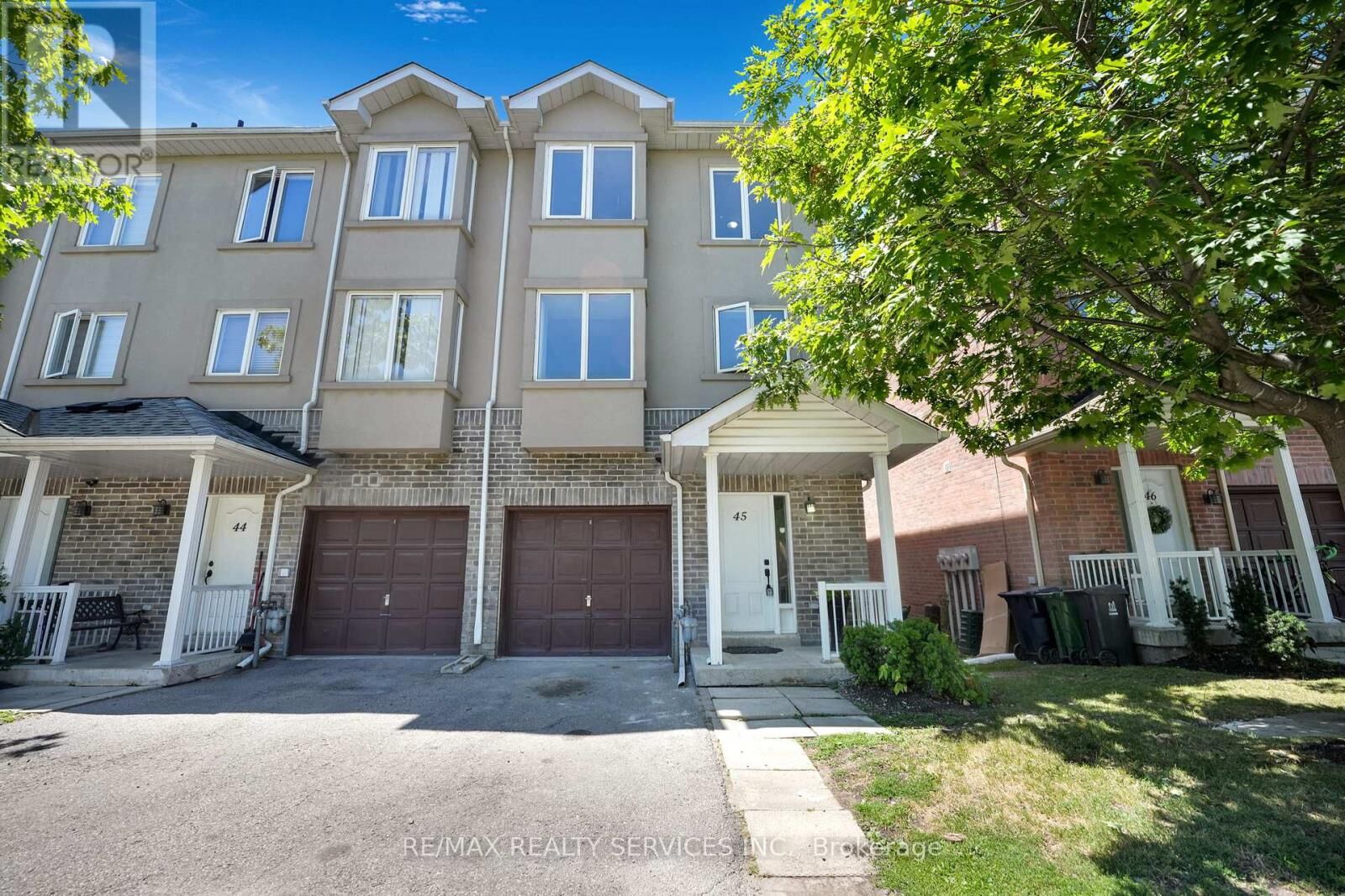 Property Photo: 3059 Finch Avenue West 45 ON M9M 0A7