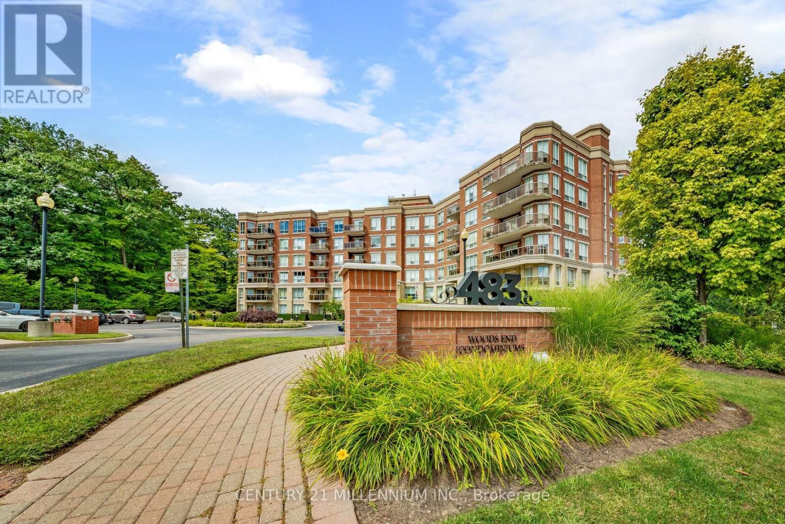 Property Photo: 483 Faith Drive Ph4 ON L5R 0A1