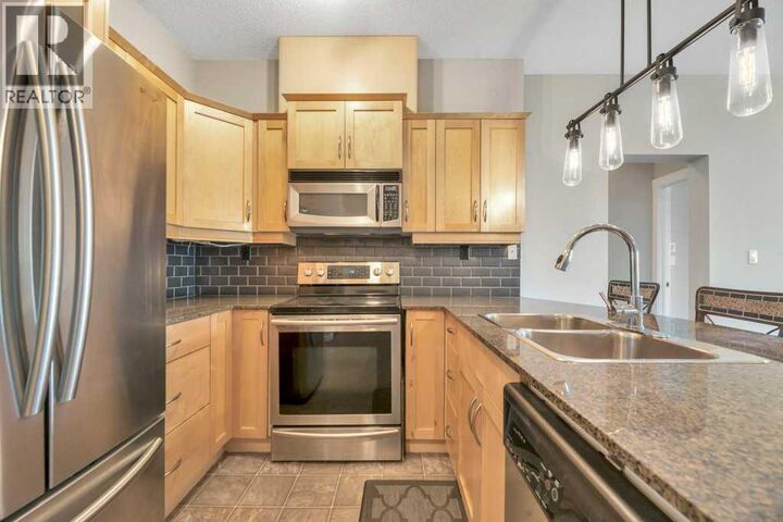 Property Photo: 5605 Henwood Street Southwest AB T3E 7R2
