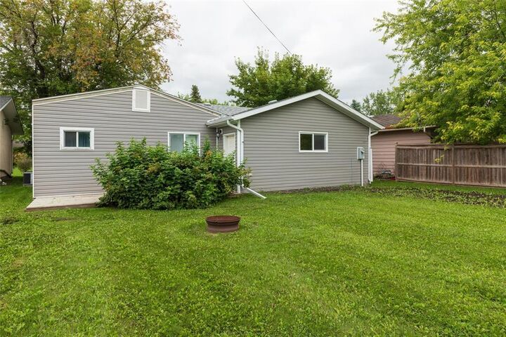 Property Photo: 434 Elmdale Street MB R5G 0J7